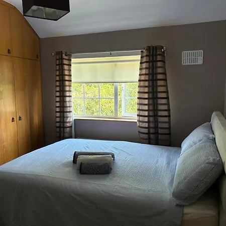 Sleeps 6 Three Bed Modern House Near Dcu And Airport Private Parking Casa vacanze *