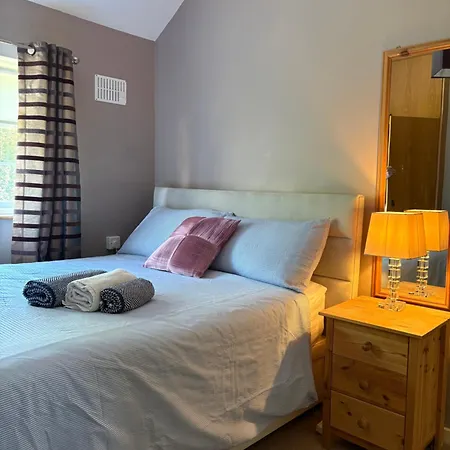 Sleeps 6 Three Bed Modern House Near Dcu And Airport Private Parking Casa vacanze *