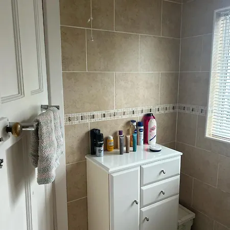 Sleeps 6 Three Bed Modern House Near Dcu And Airport Private Parking * Dublino